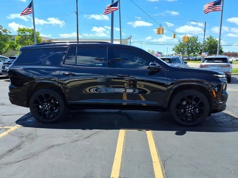 Used 2024 Chevrolet Traverse RS AWD/4WD image 8