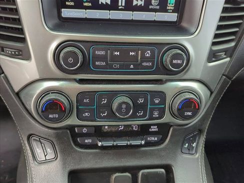 Used 2019 Chevrolet Suburban LT image 19