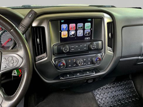 Used 2018 Chevrolet Silverado 1500 LT w/ Redline Edition AWD/4WD image 10