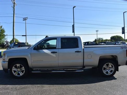 Used 2018 Chevrolet Silverado 1500 Custom w/ Custom Value Package AWD/4WD image 6