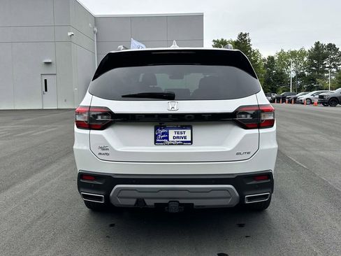 Used 2025 Honda Pilot Elite image 27
