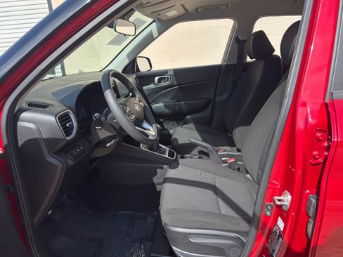 Used 2020 Hyundai Venue SE FWD image 15