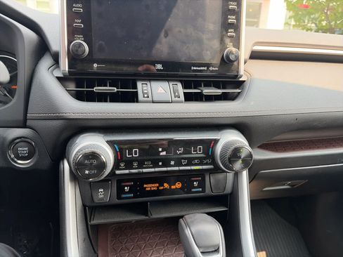 Used 2022 Toyota RAV4 Limited w/ Limited Grade Weather Package AWD/4WD image 4