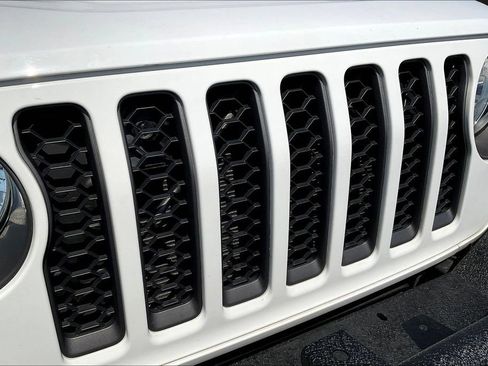 Used 2020 Jeep Gladiator Rubicon w/ Trailer Tow Package AWD/4WD image 37