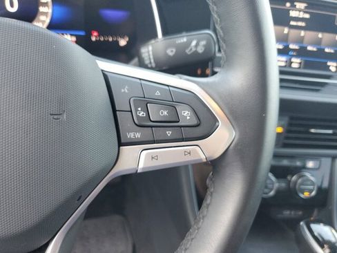 Used 2023 Volkswagen Jetta SE w/ Panoramic Sunroof Package image 29