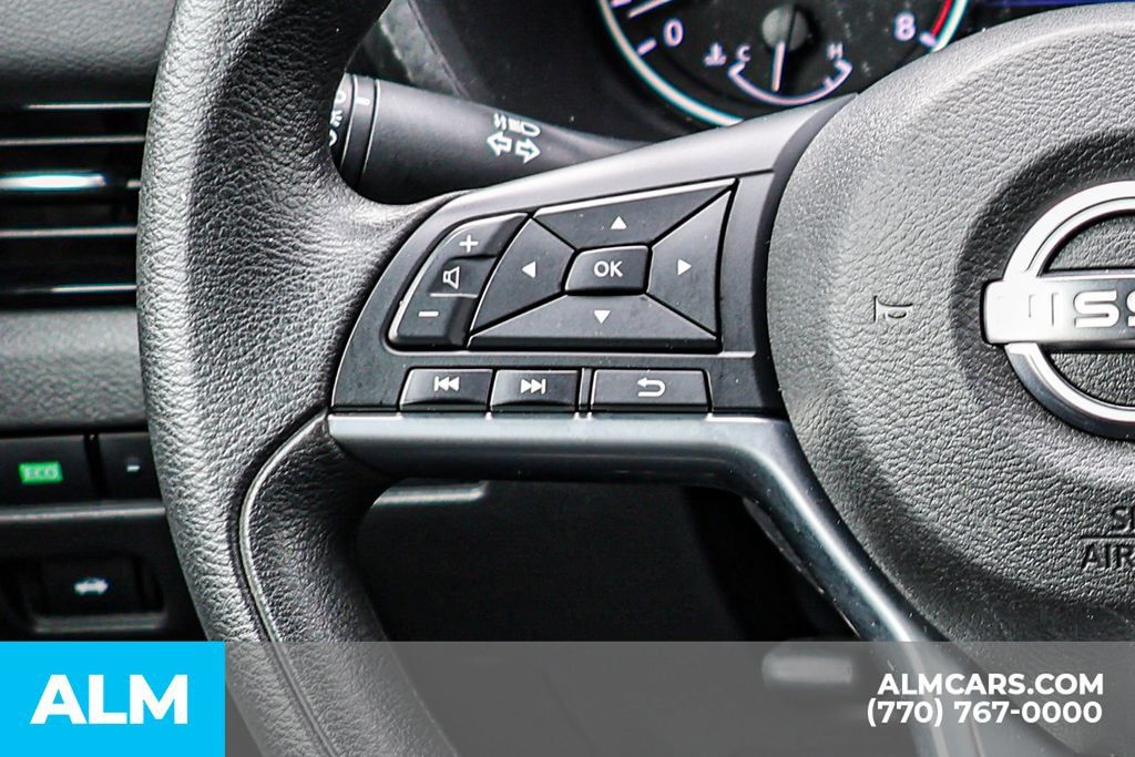 Used 2024 Nissan Sentra SV FWD image 32