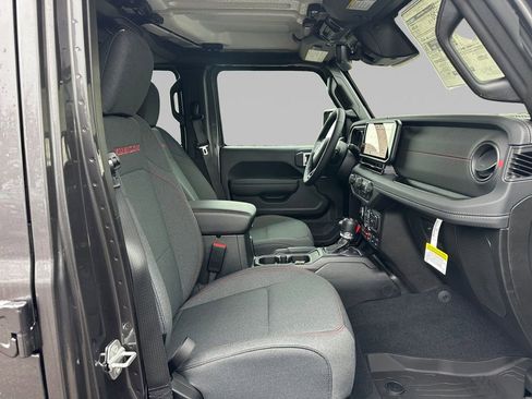 New 2026 Jeep Wrangler Unlimited Rubicon w/ Technology Group image 18