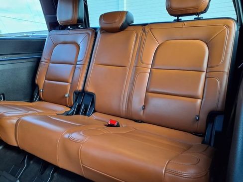 Certified 2021 Lincoln Navigator Reserve RWD image 6