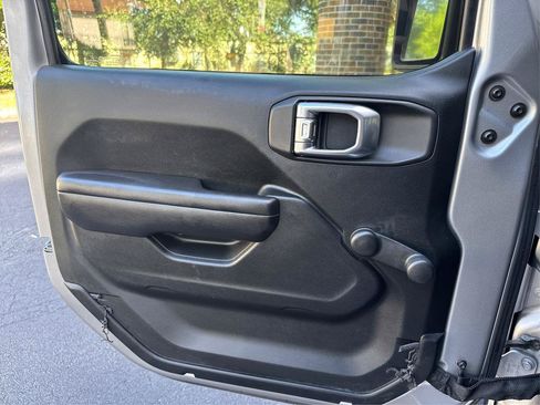 Used 2018 Jeep Wrangler Unlimited Sport AWD/4WD image 18
