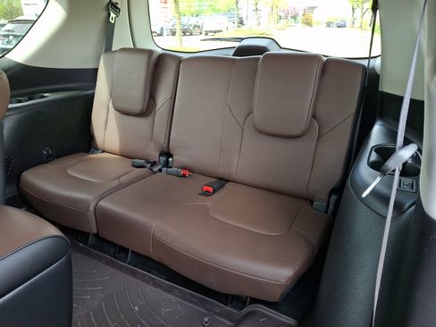 Certified 2024 INFINITI QX80 Premium Select w/ All-Season Package AWD/4WD image 10