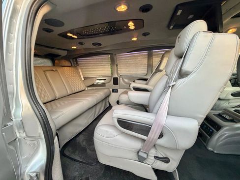 Used 2024 Chevrolet Express 2500 RWD image 51