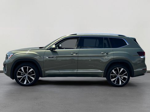 Used 2025 Volkswagen Atlas SEL Premium R-Line AWD/4WD image 2