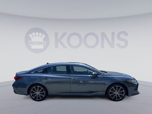 Used 2019 Toyota Avalon XSE w/ All Weather Liner Package FWD image 8