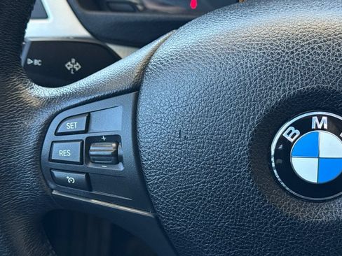 Used 2018 BMW 320i Sedan RWD image 25