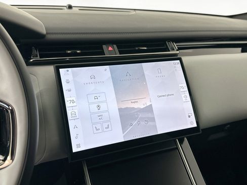 Used 2026 Land Rover Range Rover Velar Dynamic SE image 12