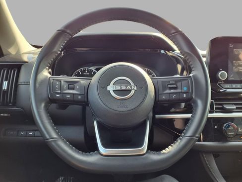 Used 2025 Nissan Pathfinder SV AWD/4WD image 15