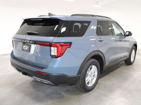 New 2026 Ford Explorer Active RWD image 8