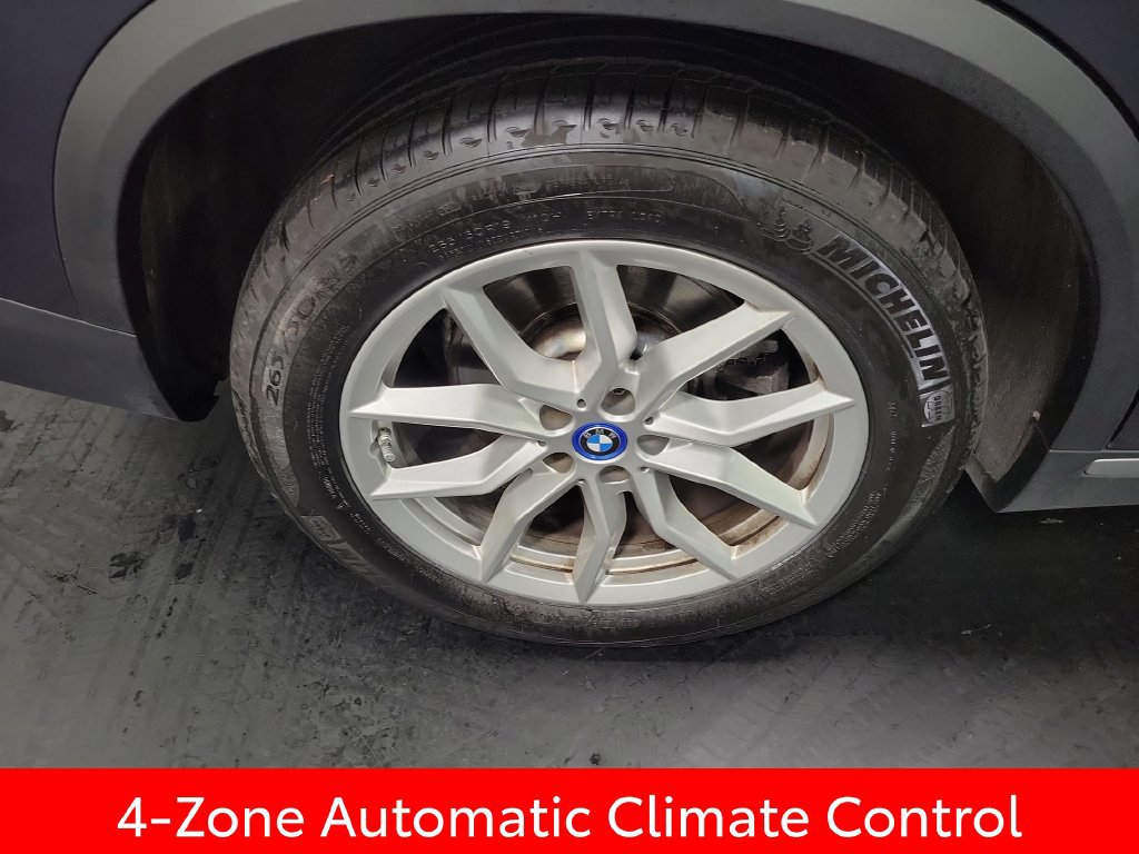 Used 2022 BMW X5 xDrive45e w/ Climate Comfort Package AWD/4WD image 11