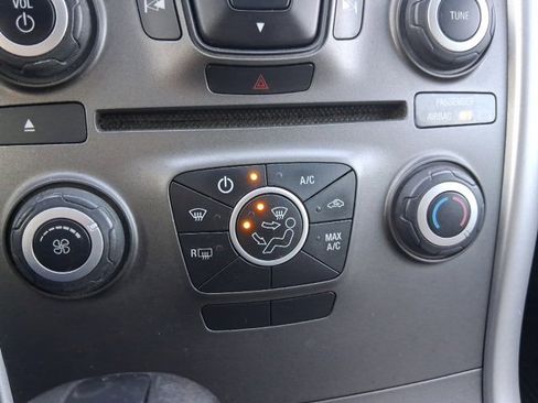 Used 2012 Ford Edge SE image 20