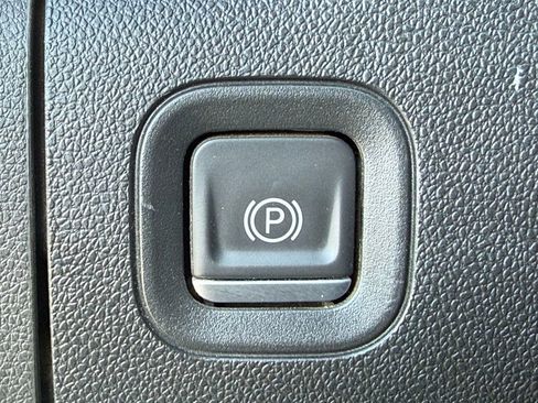 Used 2023 Chevrolet Silverado 2500 High Country w/ Safety Package II image 30