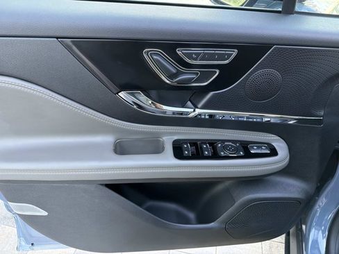 New 2026 Lincoln Corsair Premiere FWD image 9