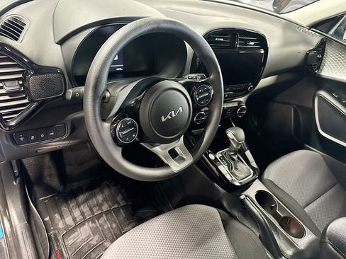 Used 2023 Kia Soul S image 9