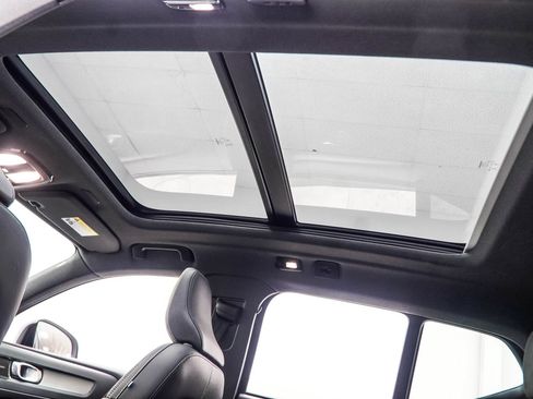 Used 2022 Volvo XC40 P8 Recharge Ultimate AWD/4WD image 39