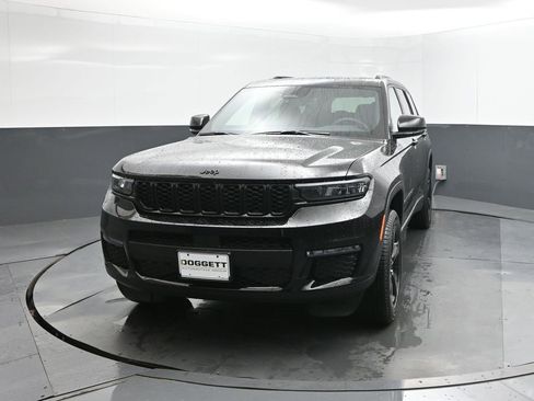 New 2025 Jeep Grand Cherokee L Limited w/ Black Appearance Package image 30
