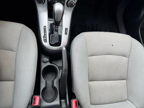 Used 2014 Chevrolet Cruze LT w/ Technology Package FWD image 18