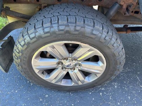 Used 2018 Ford F150 XLT w/ Equipment Group 301A Mid AWD/4WD image 4