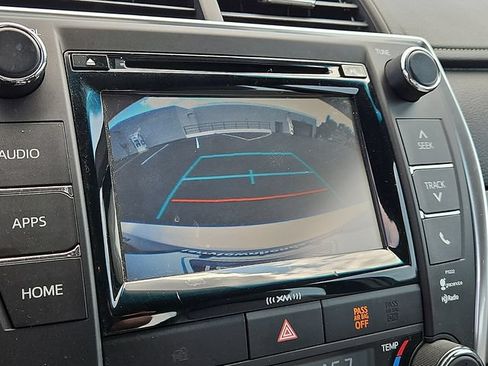 Used 2016 Toyota Camry XLE FWD image 18