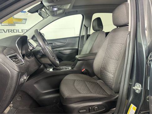 Used 2019 Chevrolet Equinox LT w/ Sun & Navigation Package image 9