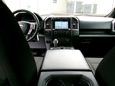 Used 2017 Ford F150 XLT w/ Equipment Group 302A Luxury AWD/4WD image 13