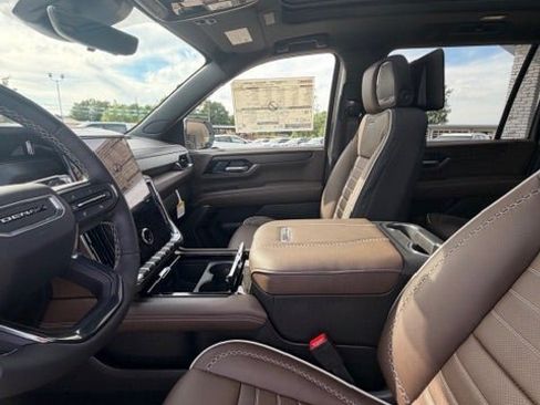 New 2026 GMC Yukon XL Denali Ultimate AWD/4WD image 14