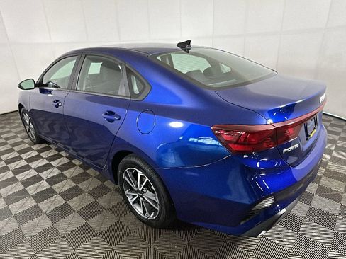 Used 2022 Kia Forte LXS FWD image 5