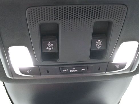 Used 2024 Honda Pilot TrailSport image 32