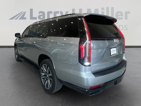 Used 2024 Cadillac Escalade ESV Sport AWD/4WD image 3