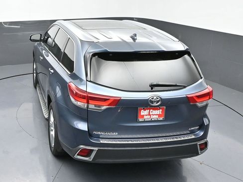 Certified 2019 Toyota Highlander Limited Platinum image 46