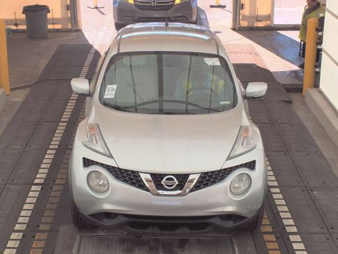 Used 2015 Nissan Juke S image 2