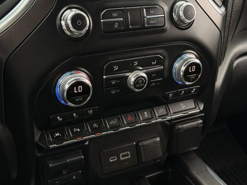 Used 2020 GMC Sierra 1500 AT4 w/ AT4 Premium Package AWD/4WD image 22