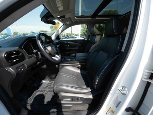 Used 2025 Honda Pilot Elite image 9