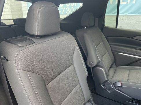 Certified 2025 Chevrolet Traverse LT image 26