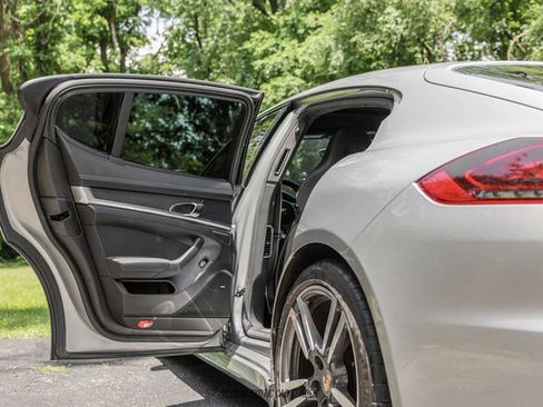 Used 2016 Porsche Panamera GTS AWD/4WD image 46