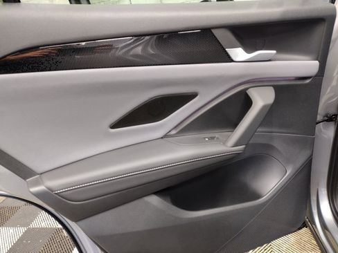 New 2025 Volkswagen Tiguan SE image 22