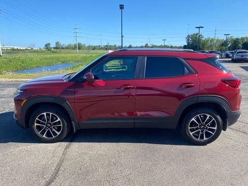 Certified 2024 Chevrolet TrailBlazer LT w/ Convenience Package FWD image 4