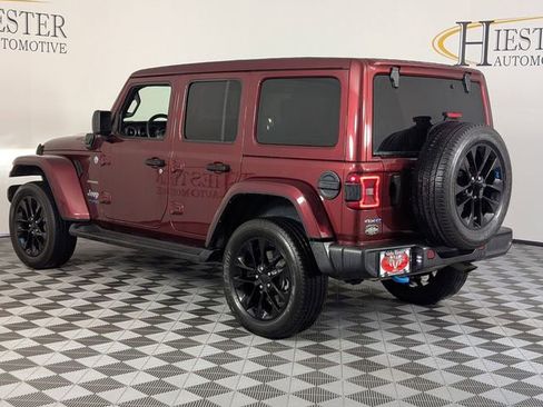 Used 2022 Jeep Wrangler Unlimited Sahara image 5