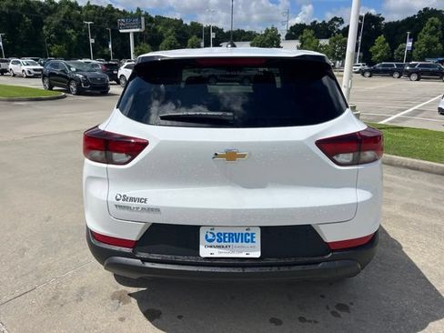 New 2026 Chevrolet TrailBlazer LS w/ LS Convenience Package FWD image 5