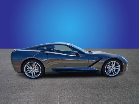 Used 2018 Chevrolet Corvette Stingray Coupe w/ 1LT image 4