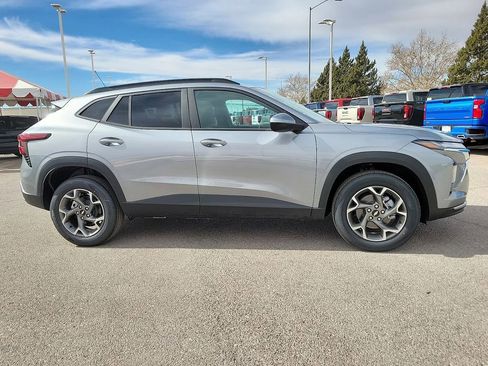 New 2026 Chevrolet Trax LT w/ Driver Confidence Package image 12