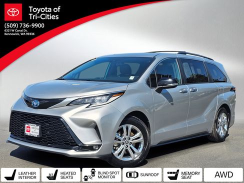 Used 2023 Toyota Sienna XSE AWD/4WD image 1